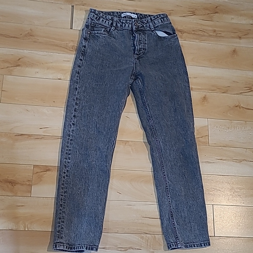 Zara women's size 4 black acid washed jeans
